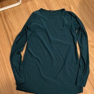 Beyond Yoga Featherweight Classic Crew Dark Green Long Sleeve Top